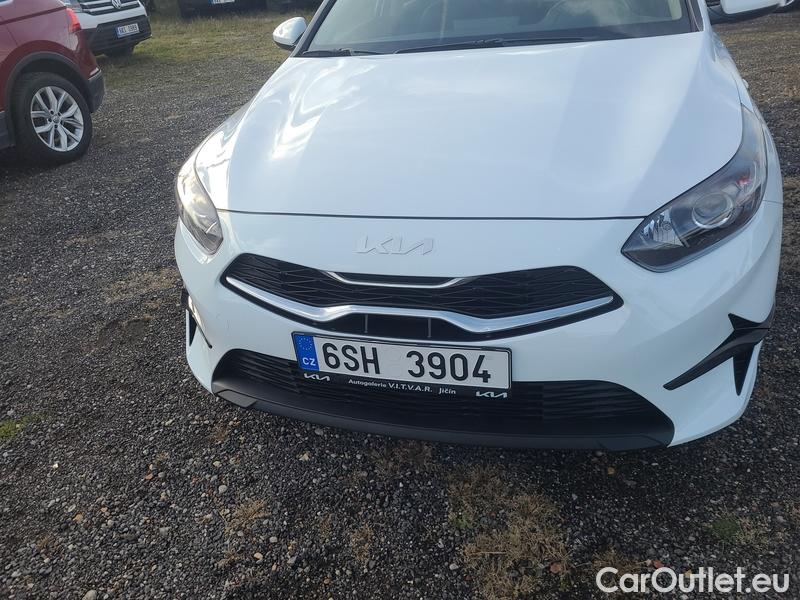  KIA  Cee'd Ceed Sportswagon (2018->) Ceed SW 1.5 T-GDI 118 Spin 5d #2