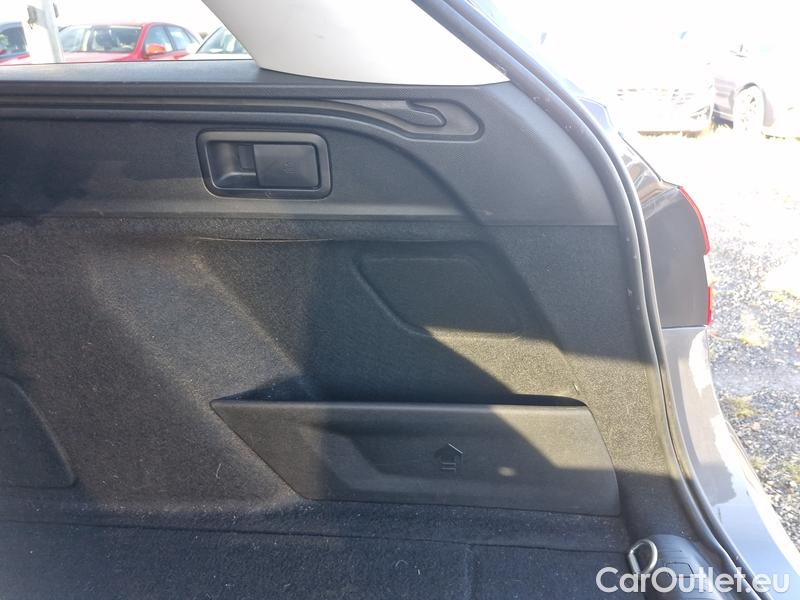  Peugeot  308 -SW  (P5) (2021)  SW 1.5 BHDi 130 ALL.P Aut #19