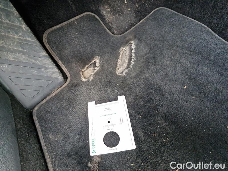  Skoda  Superb  Combi (3V5)(2015) Supe.2.0TDI 147 L&K Aut #16