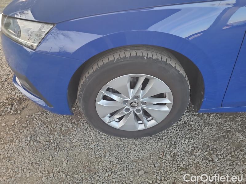  Skoda  Octavia  Combi (NX3)(2020) Oct.Combi 1.5TSI 110 Ambition #8