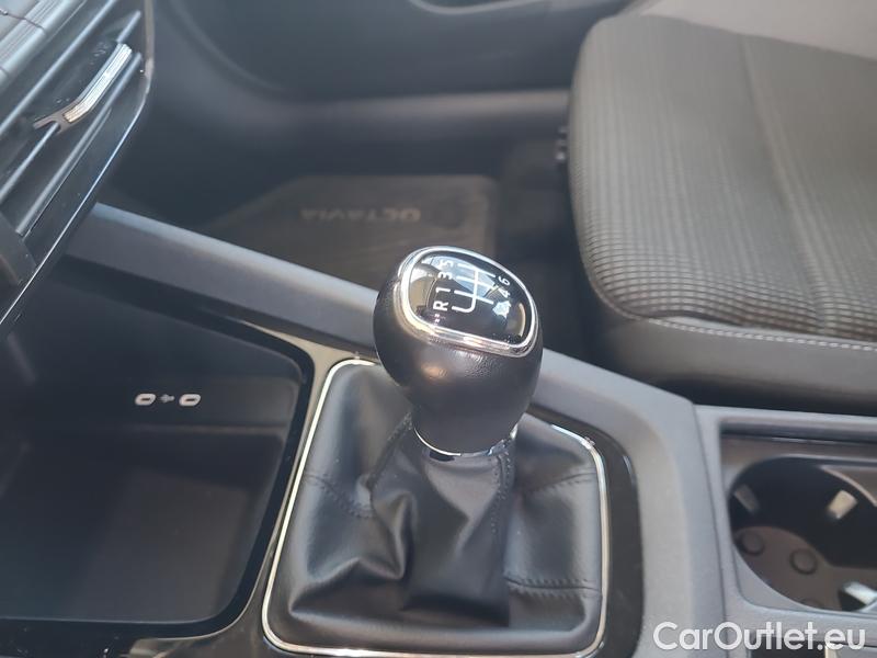  Skoda  Octavia  Combi (NX3)(2020) Oct.Combi 2.0TDI 85 Ambition #9