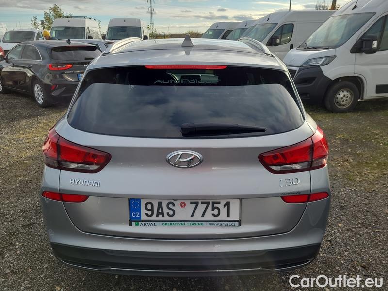  Hyundai  i30  (PD)(01.2017  ->)  kom.1.5T-GDI Smart AT 5d #12