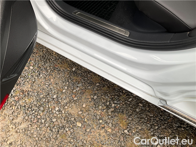  Volkswagen  Passat Pas.Var.2.0TDI 110 Elegance AT #17