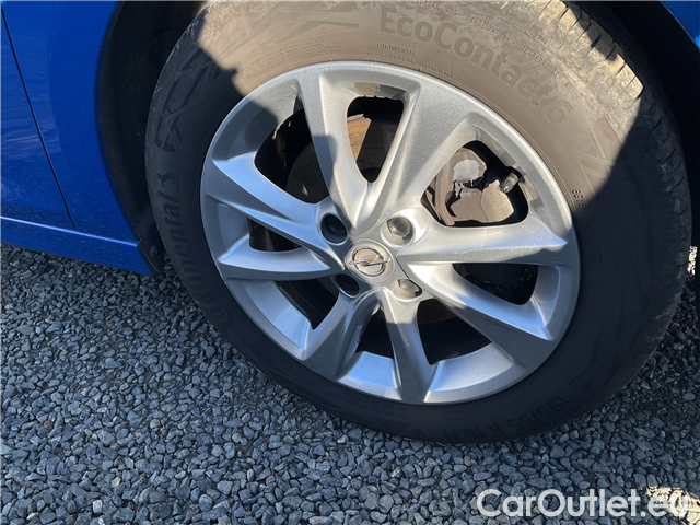  Opel  Corsa  1.2T 100 Elegance 5d #1