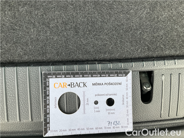  Volkswagen  Passat Pas.Var.2.0TDI 110 Elegance AT #9