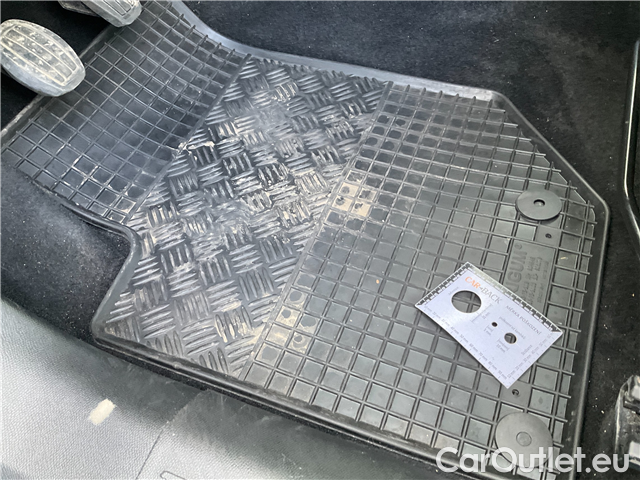  Opel  Corsa  1.2T 100 Elegance 5d #13