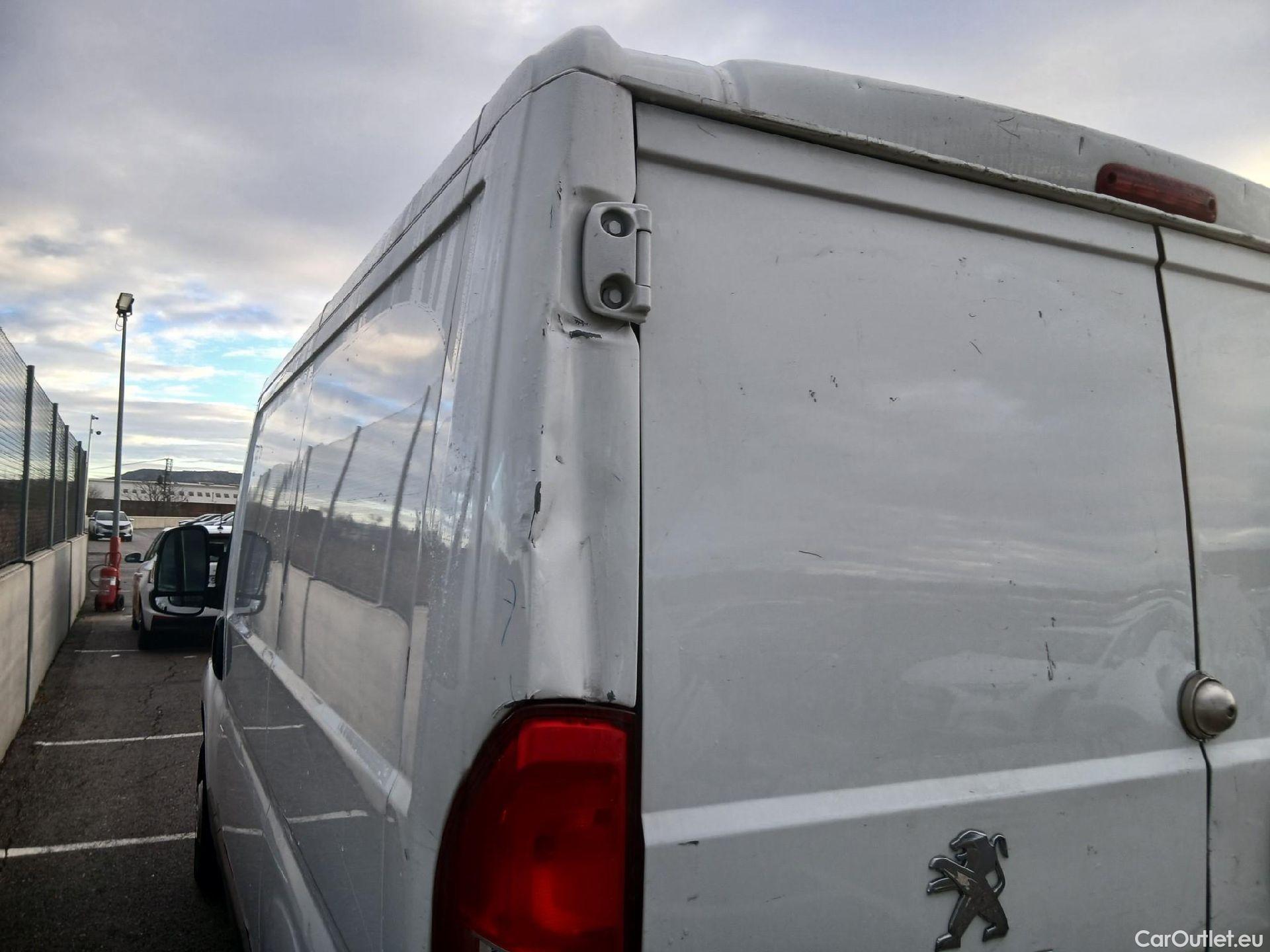  Peugeot  Boxer PEUGEOT  / 2014 / 4P / furgón 330 L1 H1 BHDI 88kW (120CV) S&S 6 Vel. M #38