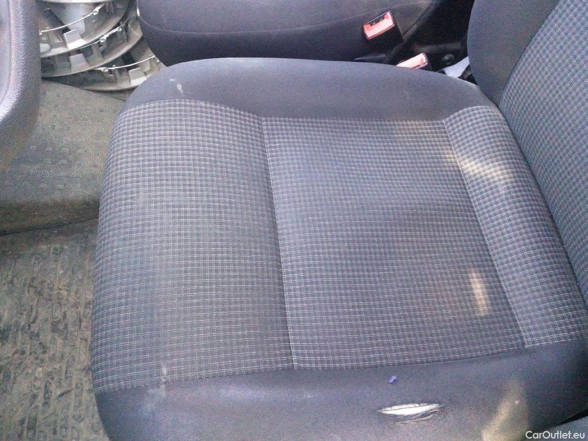  Land Rover  Discovery VOLKSWAGEN Transporter / 2020 / 4P / furgón Furgón Corto TN 2.0 TDI 110kW 4MO #29