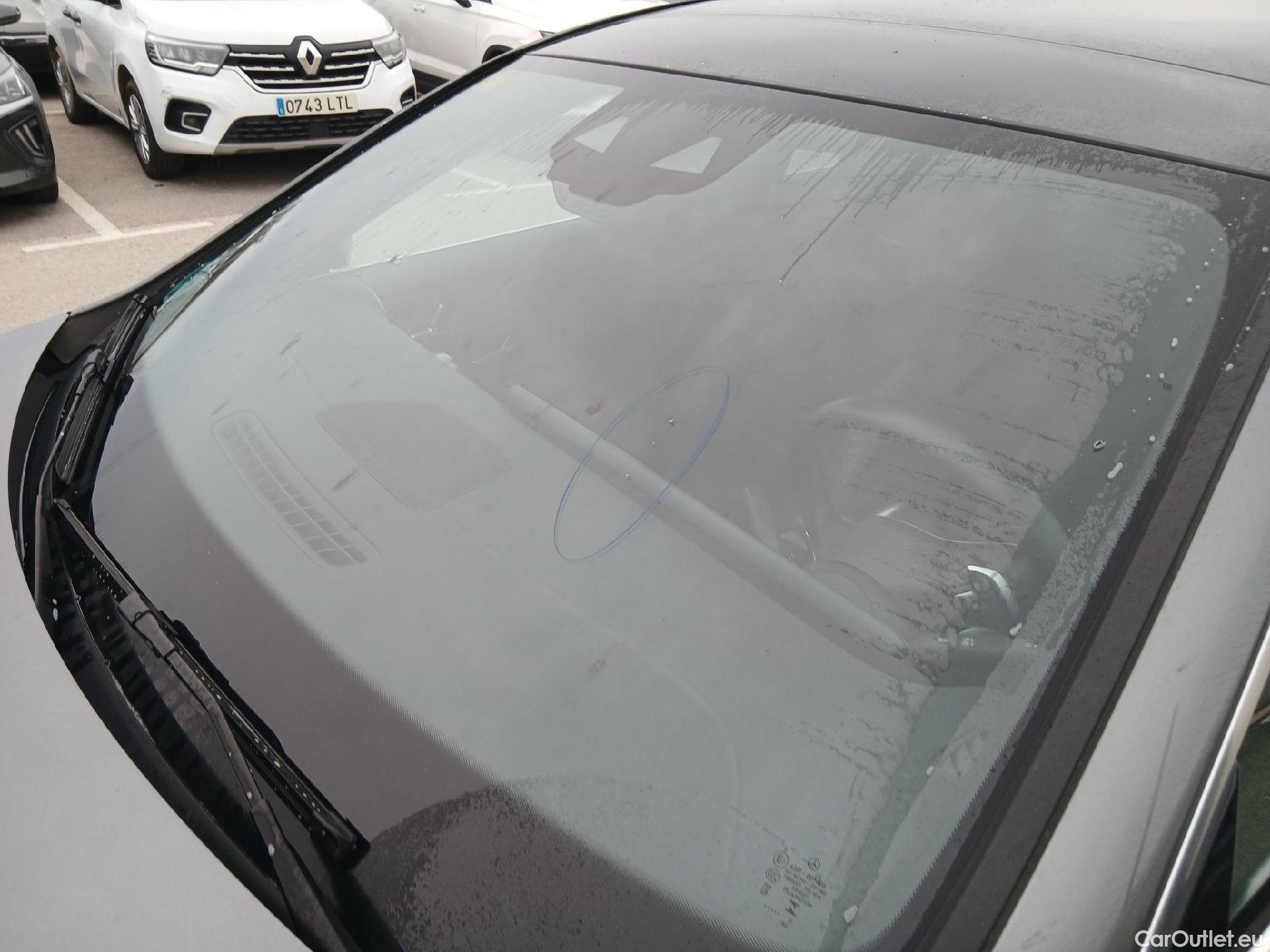  Mercedes  A-Klasse MERCEDES-BENZ Clase A / 2018 / 5P / berlina con portón A 200 #16