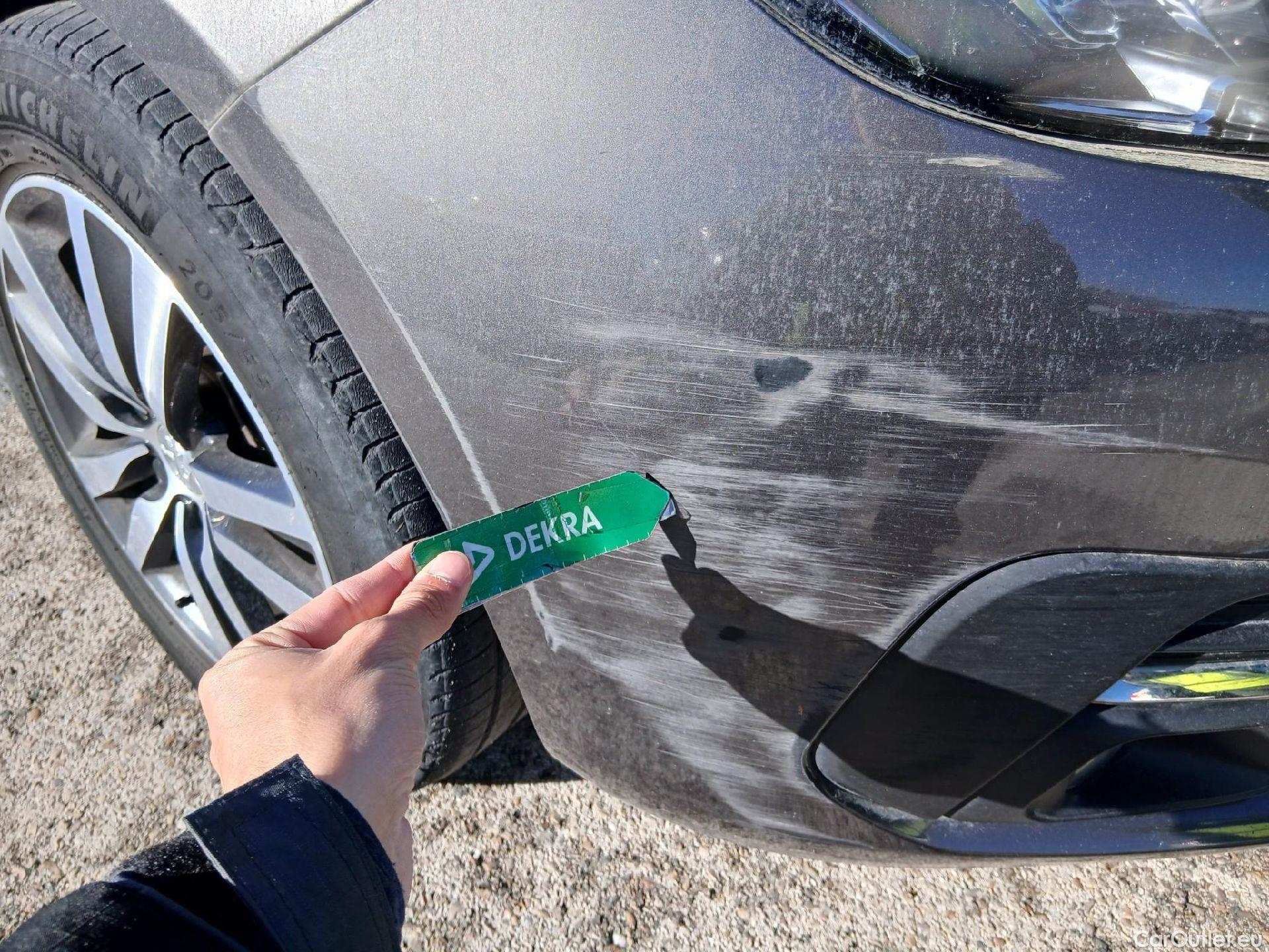  Peugeot  308 PEUGEOT  / 2017 / 5P / berlina con portón 5p Style BlueHDi 130 S&S #3