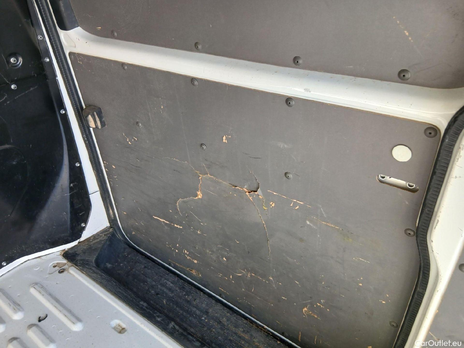  Land Rover  Discovery VOLKSWAGEN Transporter / 2020 / 4P / furgón Furgón Corto TN 2.0 TDI 110kW 4MO #13