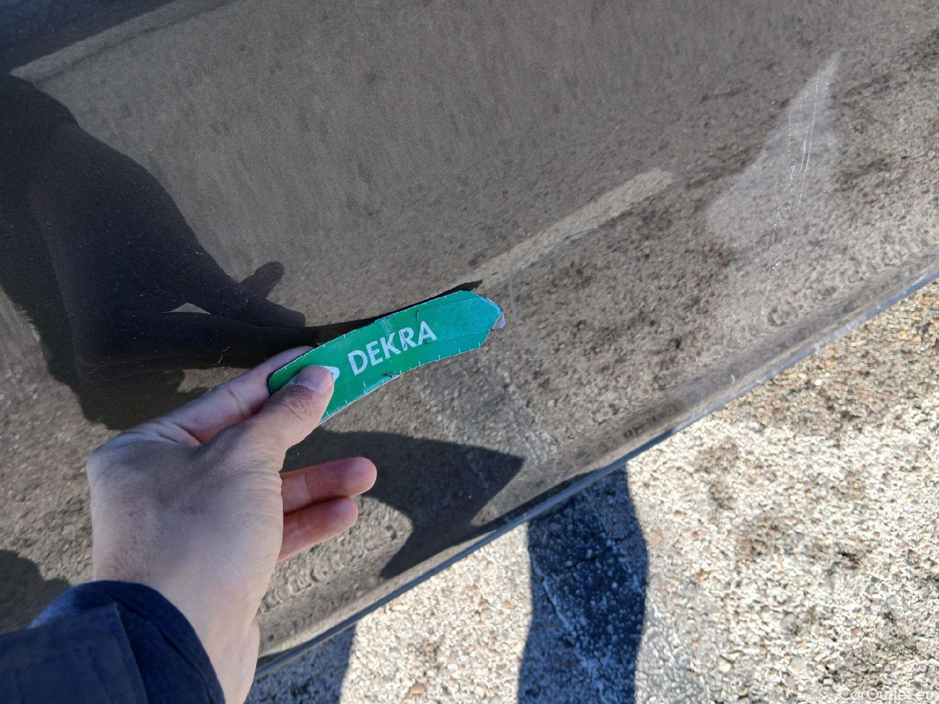  Peugeot  308 PEUGEOT  / 2017 / 5P / berlina con portón 5p Style BlueHDi 130 S&S #30