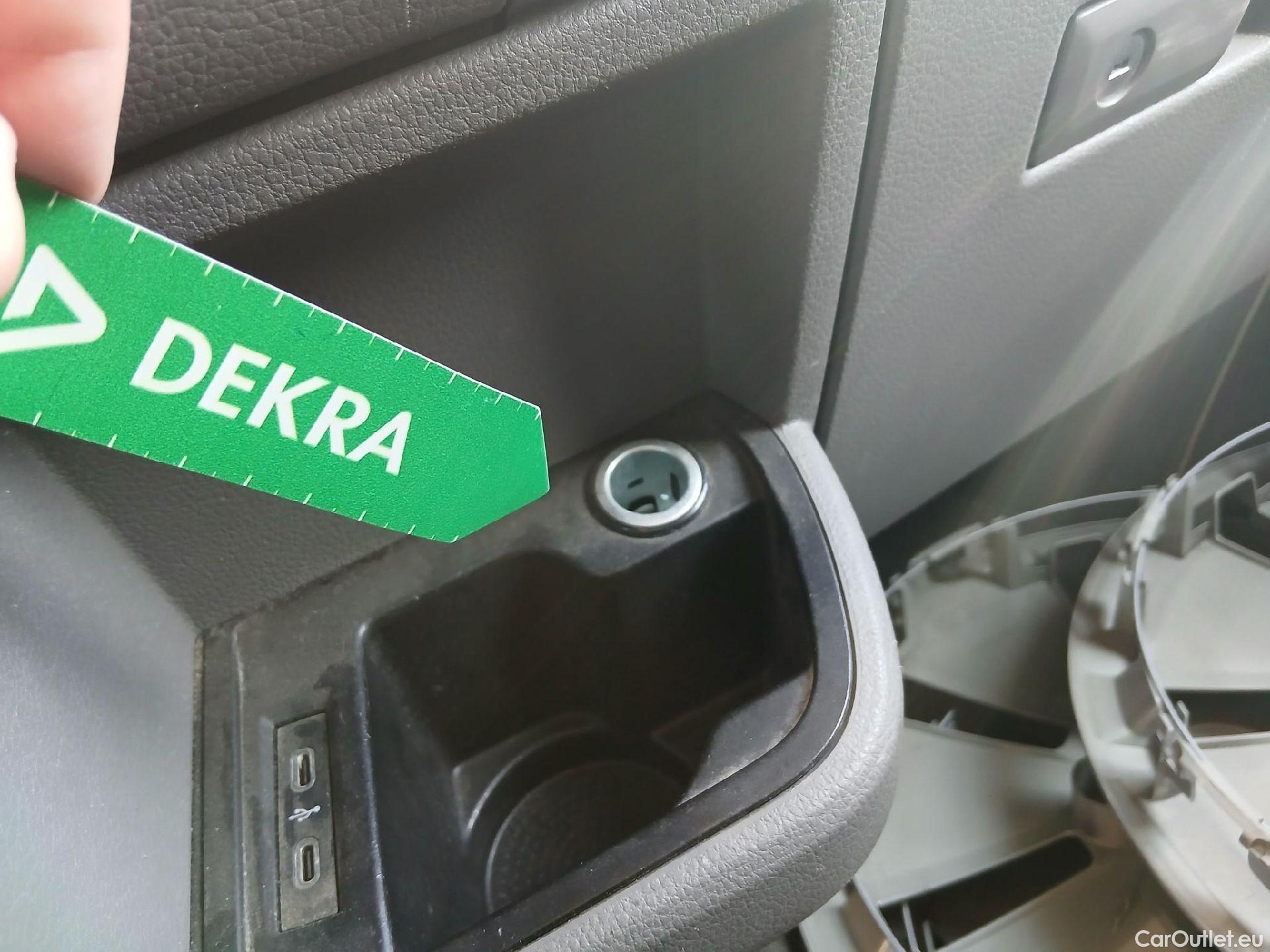  Land Rover  Discovery VOLKSWAGEN Transporter / 2020 / 4P / furgón Furgón Corto TN 2.0 TDI 110kW 4MO #2