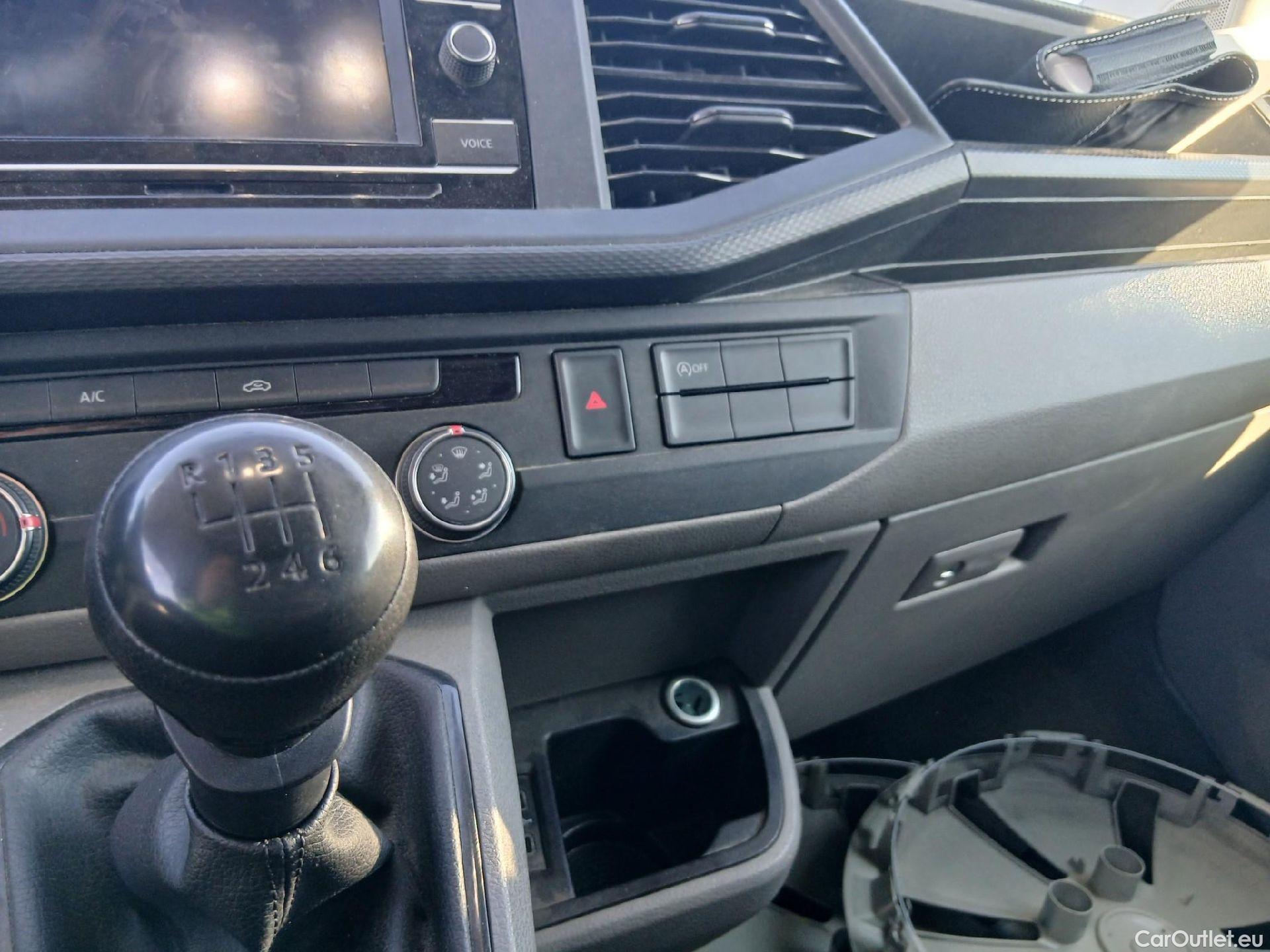  Land Rover  Discovery VOLKSWAGEN Transporter / 2020 / 4P / furgón Furgón Corto TN 2.0 TDI 110kW 4MO #1