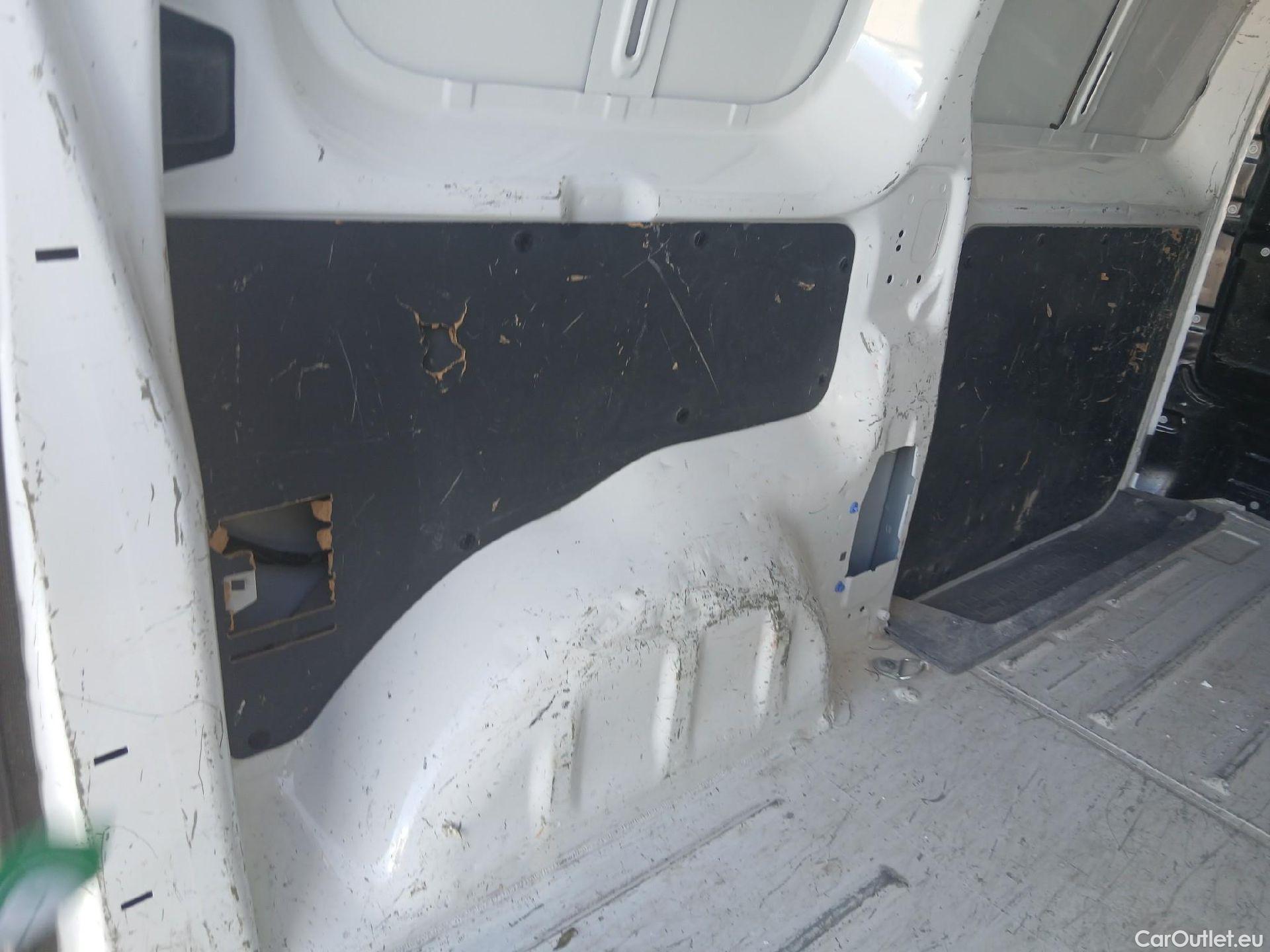  Opel  Vivaro OPEL  / 2019 / 4P / furgón 1.5 Diésel 74kW(100CV)M Std Exp #9