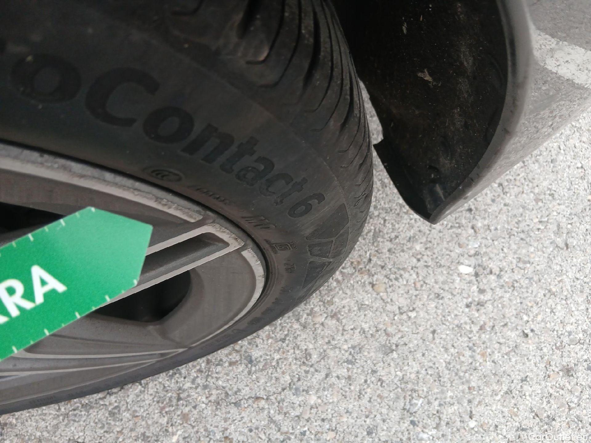  Mercedes  A-Klasse MERCEDES-BENZ Clase A / 2018 / 5P / berlina con portón A 200 #4