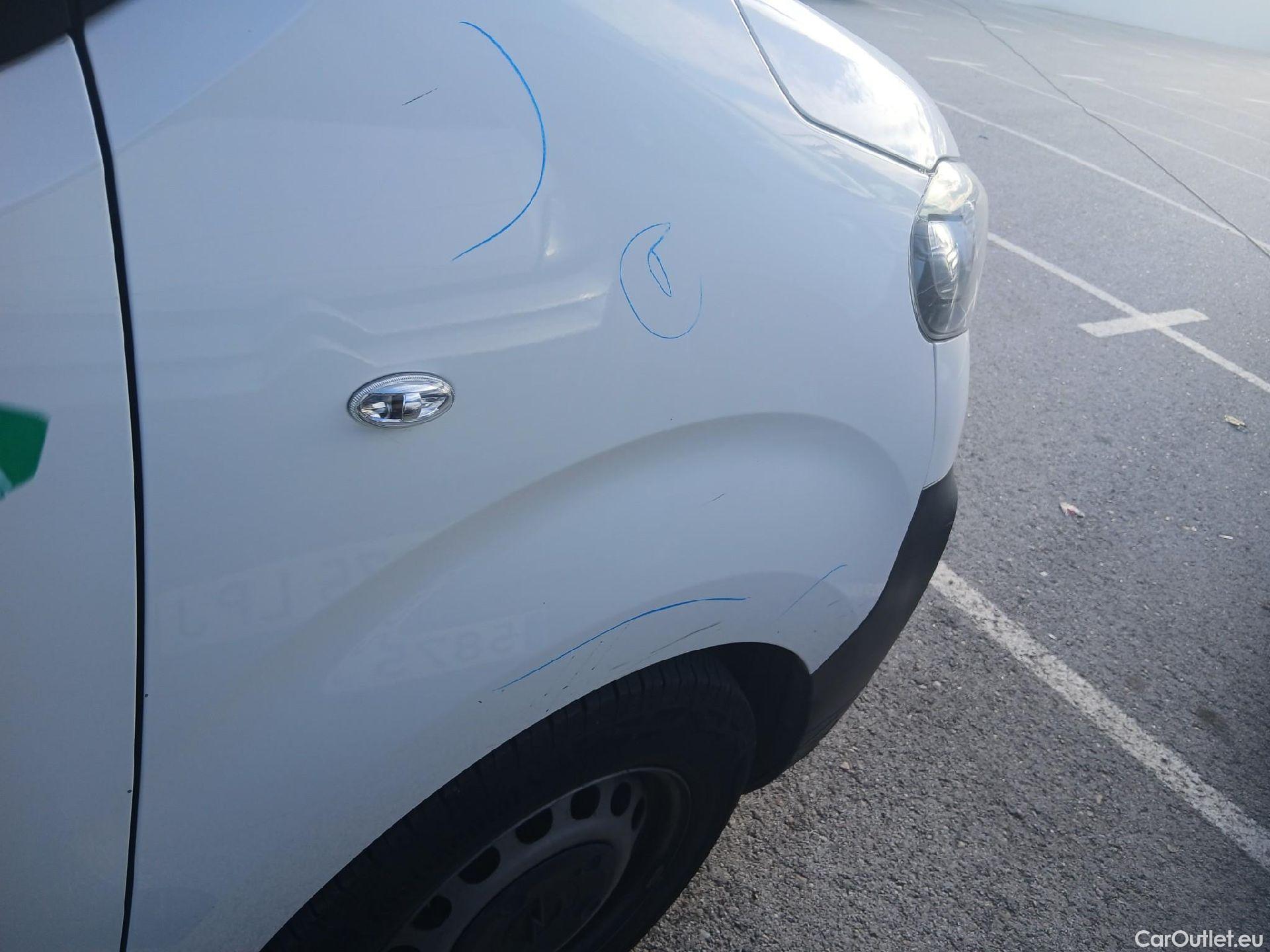  Opel  Vivaro OPEL  / 2019 / 4P / furgón 1.5 Diésel 74kW(100CV)M Std Exp #52