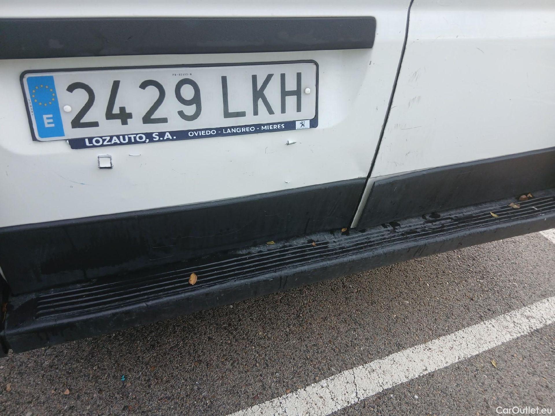  Peugeot  Boxer PEUGEOT  / 2014 / 4P / furgón 330 L1 H1 BHDI 88kW (120CV) S&S 6 Vel. M #47