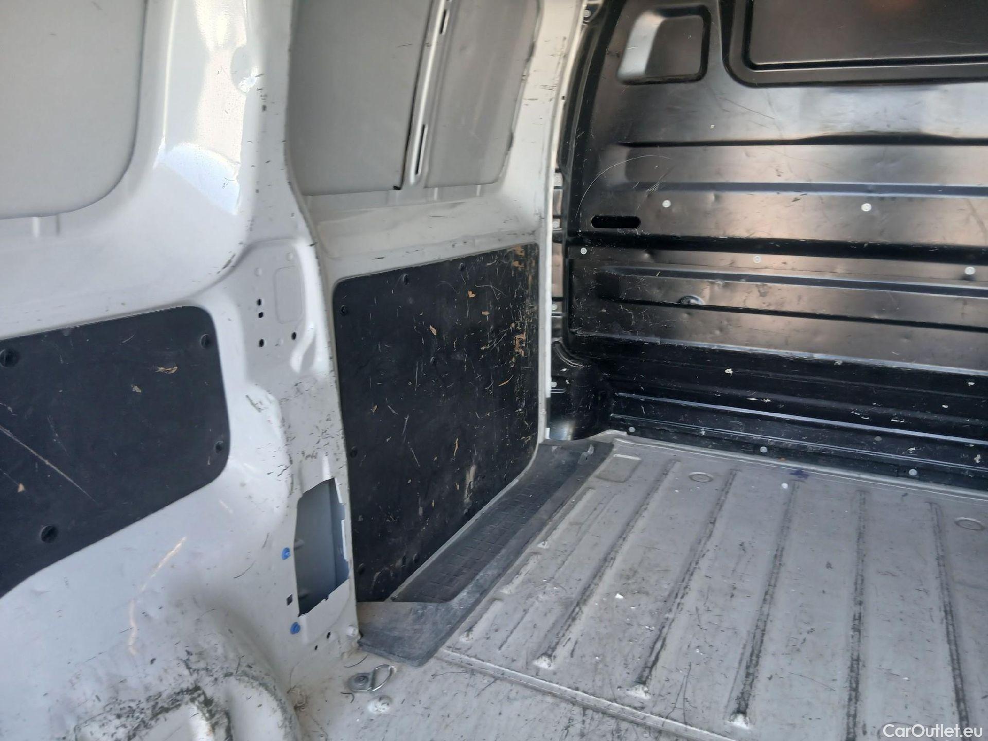  Opel  Vivaro OPEL  / 2019 / 4P / furgón 1.5 Diésel 74kW(100CV)M Std Exp #12