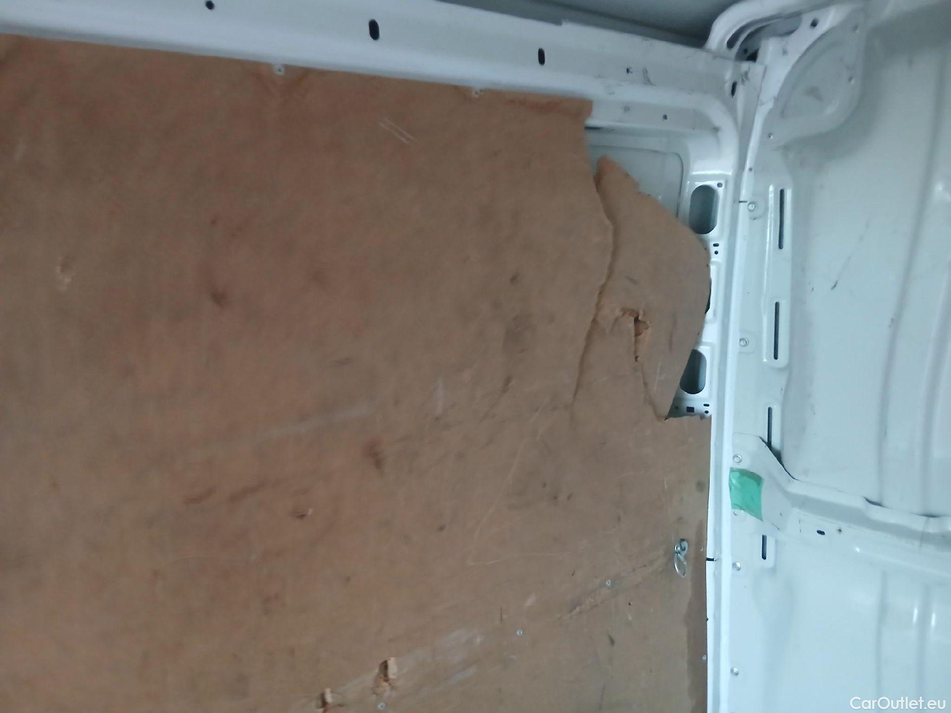  Peugeot  Boxer PEUGEOT  / 2014 / 4P / furgón 330 L1 H1 BHDI 88kW (120CV) S&S 6 Vel. M #11