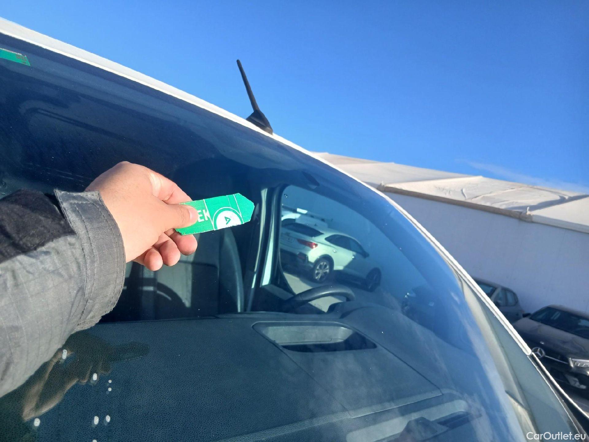  Opel  Vivaro OPEL  / 2019 / 4P / furgón 1.5 Diésel 74kW(100CV)M Std Exp #24