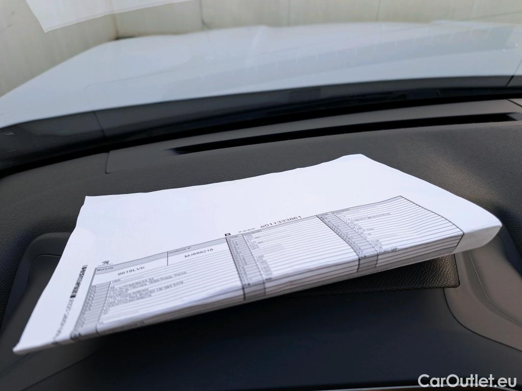  Peugeot  2008 PEUGEOT  / 2019 / 5P / todoterreno Allure Pack BlueHDI 130 S&S EAT8 #15