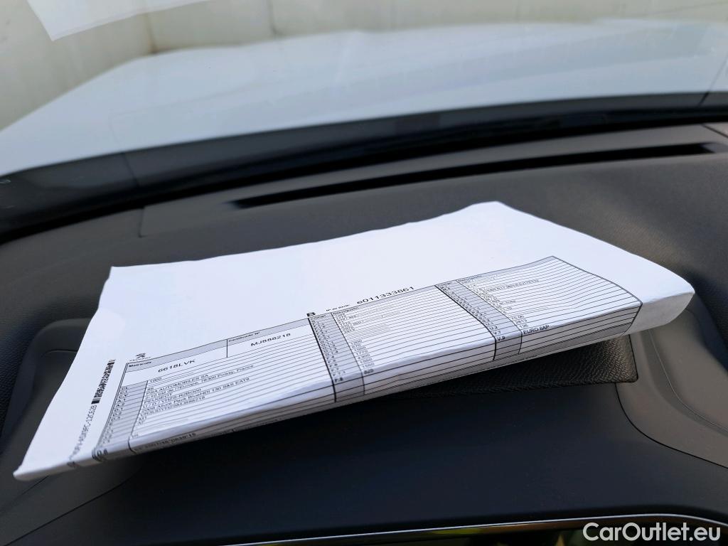  Peugeot  2008 PEUGEOT  / 2019 / 5P / todoterreno Allure Pack BlueHDI 130 S&S EAT8 #16