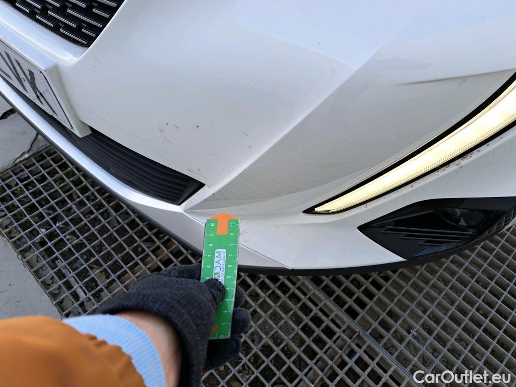  Peugeot  2008 PEUGEOT  / 2019 / 5P / todoterreno Allure Pack BlueHDI 130 S&S EAT8 #22