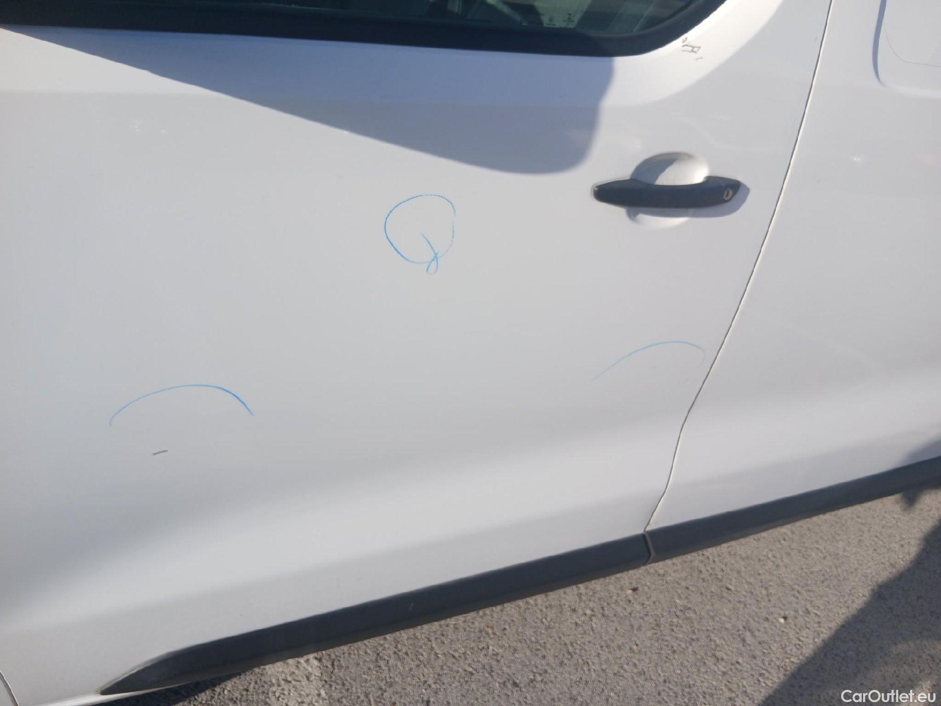  Opel  Vivaro OPEL  / 2019 / 4P / furgón 1.5 Diésel 74kW(100CV)M Std Exp #28