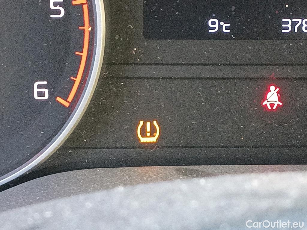  KIA  Sportage KIA  1.6MHEV Drive 100kW(136CV) 4x2(Crist Tintados)(CX) #37