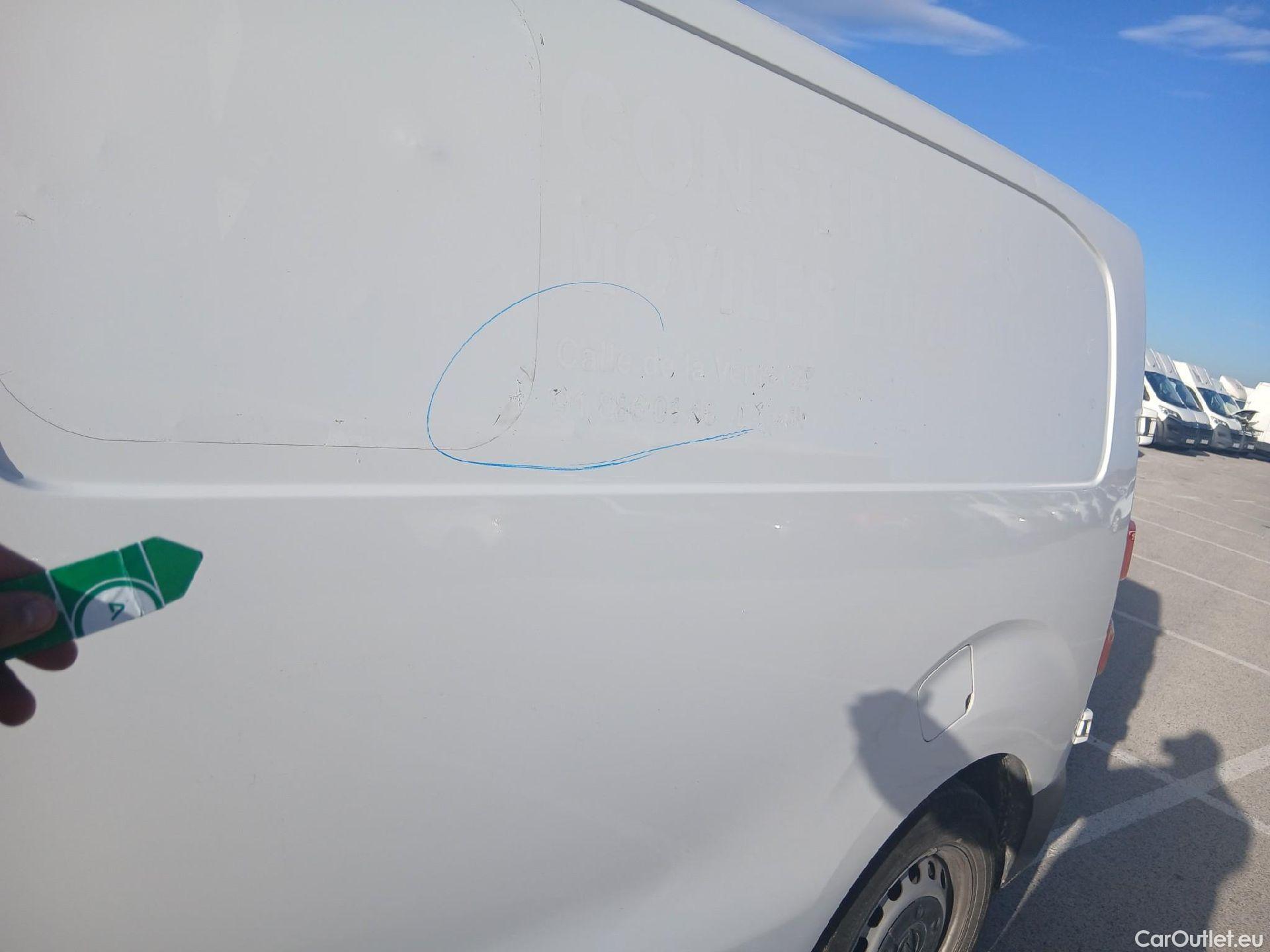  Opel  Vivaro OPEL  / 2019 / 4P / furgón 1.5 Diésel 74kW(100CV)M Std Exp #29