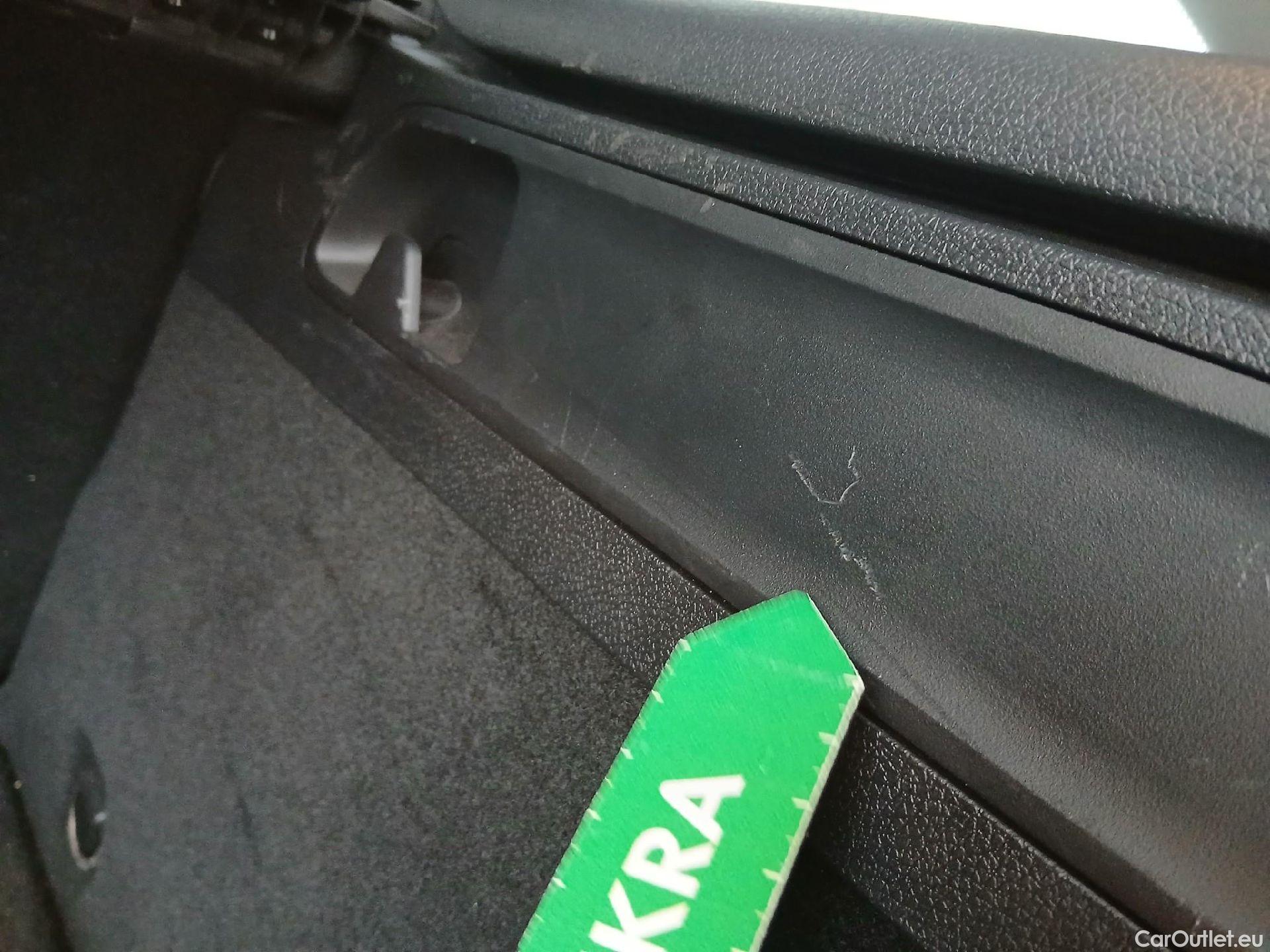  Mercedes  G-Klasee MERCEDES-BENZ Clase GLC / 2019 / 5P / todoterreno GLC 300 de 4MATIC #28