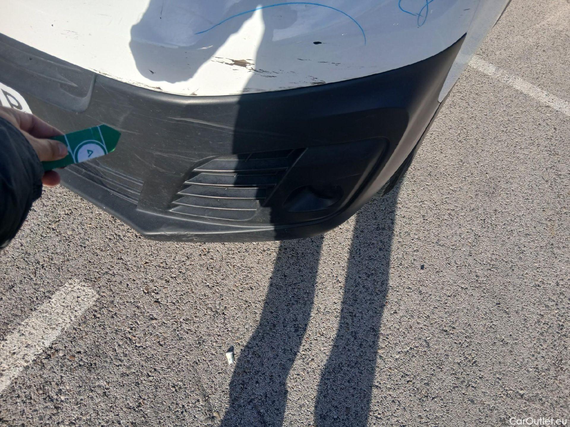  Opel  Vivaro OPEL  / 2019 / 4P / furgón 1.5 Diésel 74kW(100CV)M Std Exp #19