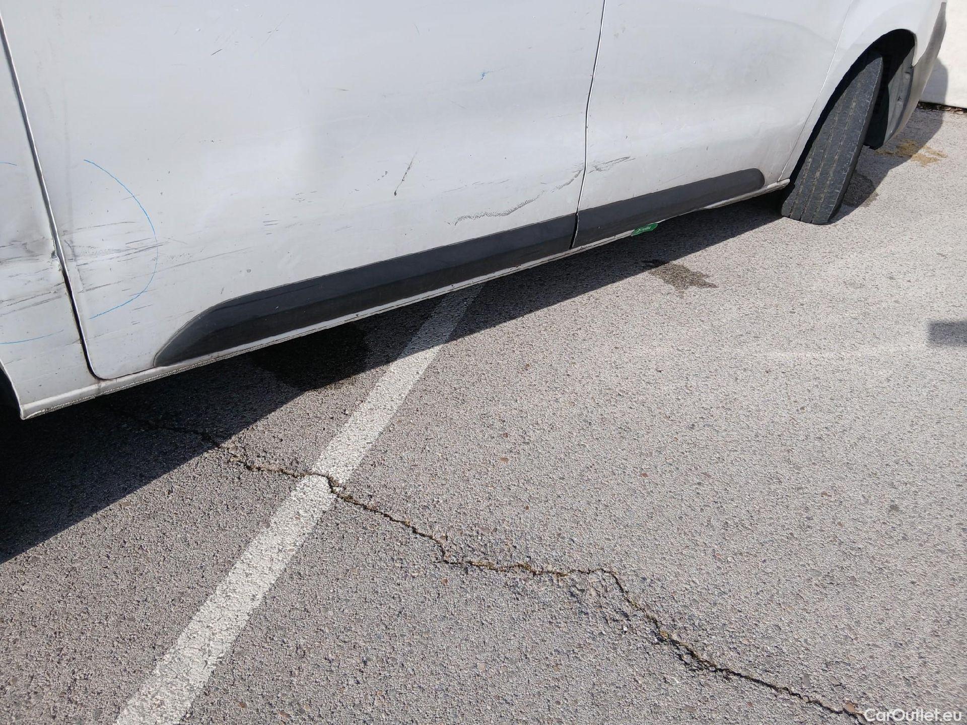  Opel  Vivaro OPEL  / 2019 / 4P / furgón 2.0 Diésel 88kW (120CV) M Inc. Express #49