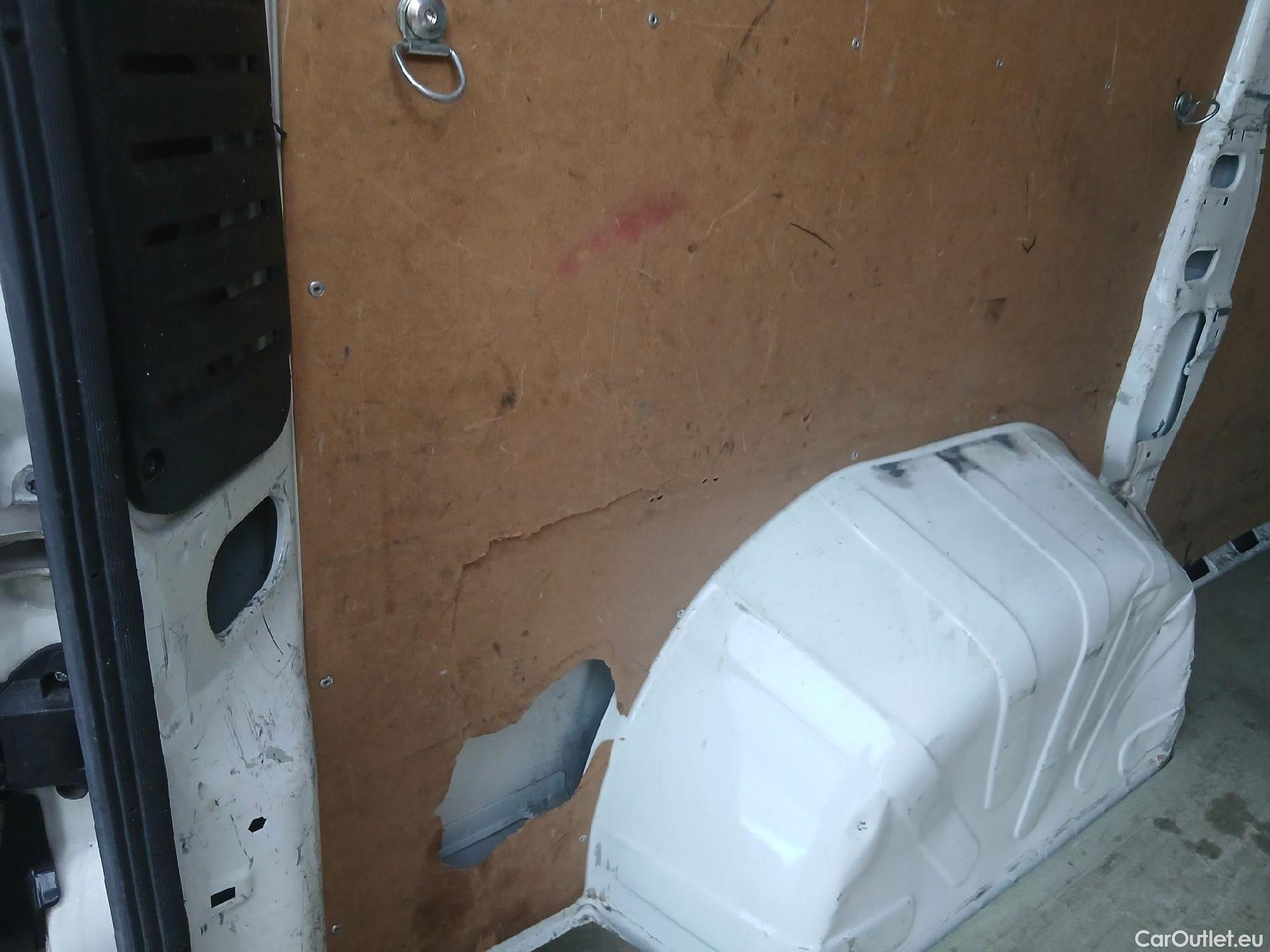  Peugeot  Boxer PEUGEOT  / 2014 / 4P / furgón 330 L1 H1 BHDI 88kW (120CV) S&S 6 Vel. M #7