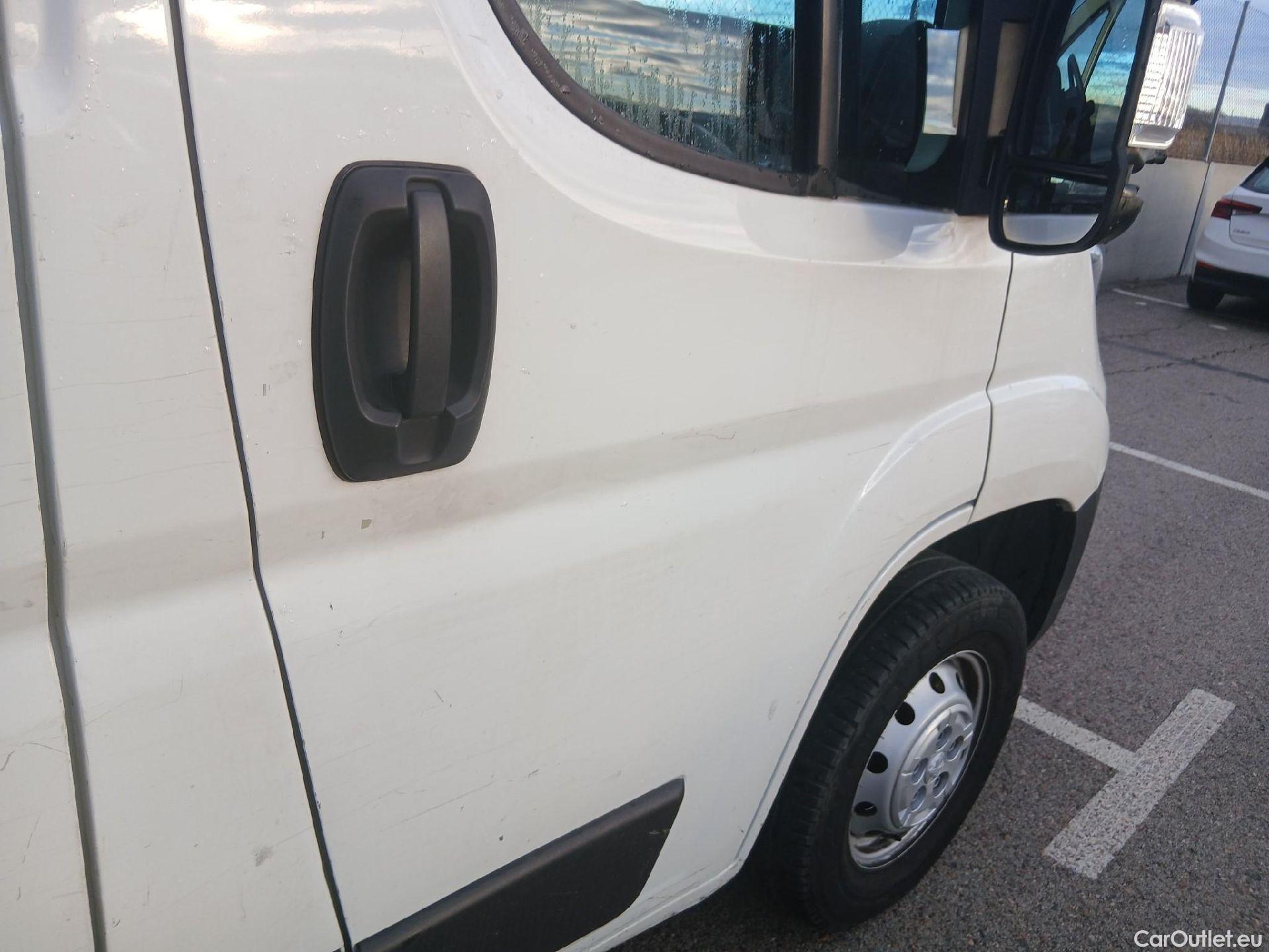  Peugeot  Boxer PEUGEOT  / 2014 / 4P / furgón 330 L1 H1 BHDI 88kW (120CV) S&S 6 Vel. M #65