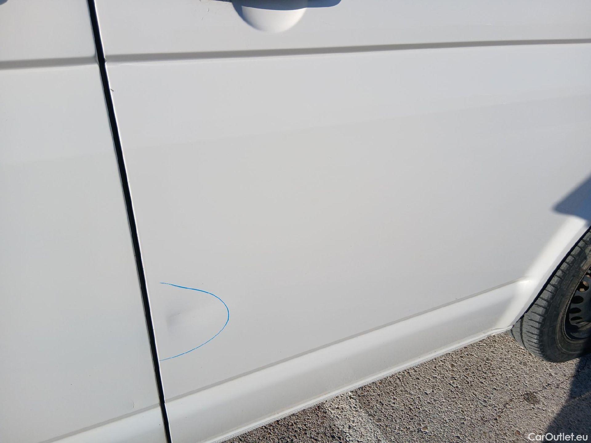  Land Rover  Discovery VOLKSWAGEN Transporter / 2020 / 4P / furgón Furgón Corto TN 2.0 TDI 110kW 4MO #22