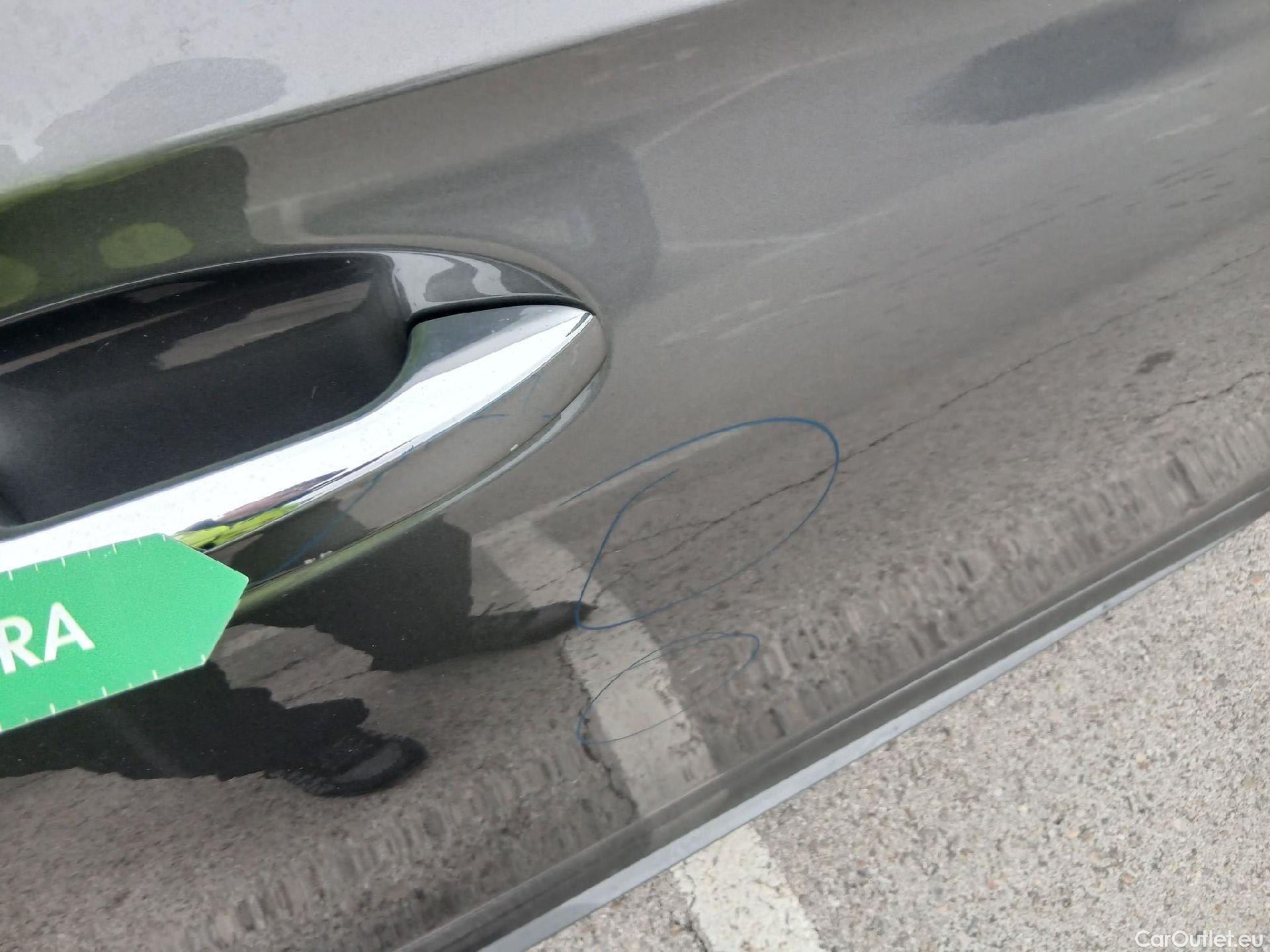  Mercedes  A-Klasse MERCEDES-BENZ Clase A / 2018 / 5P / berlina con portón A 200 #41