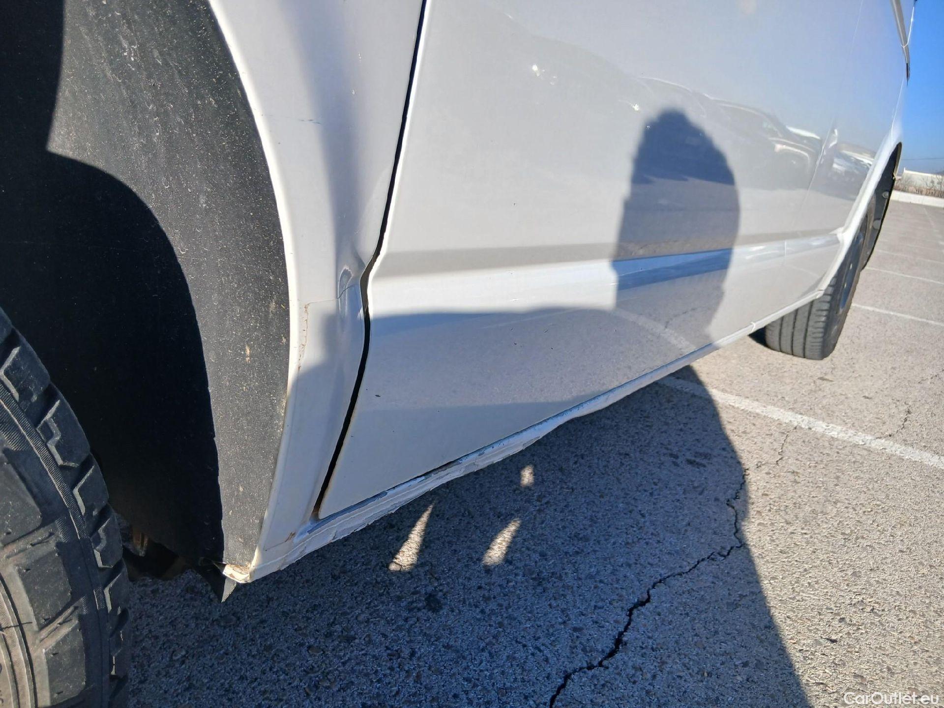  Land Rover  Discovery VOLKSWAGEN Transporter / 2020 / 4P / furgón Furgón Corto TN 2.0 TDI 110kW 4MO #20