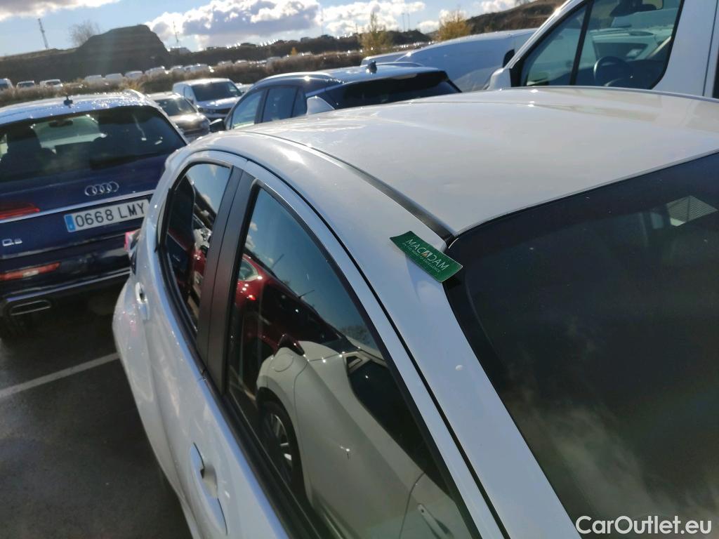  Toyota  Yaris TOYOTA  / 2020 / 5P / berlina con portón 1.5 120H Active Tech #5