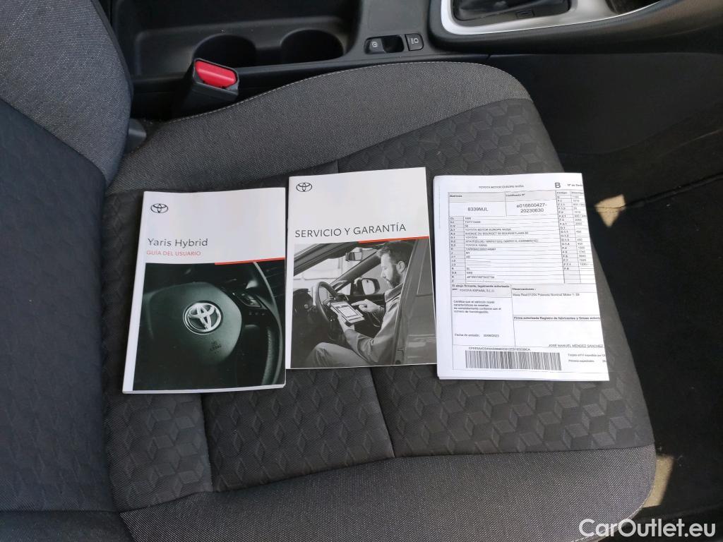  Toyota  Yaris TOYOTA  / 2020 / 5P / berlina con portón 1.5 120H Active Tech #14