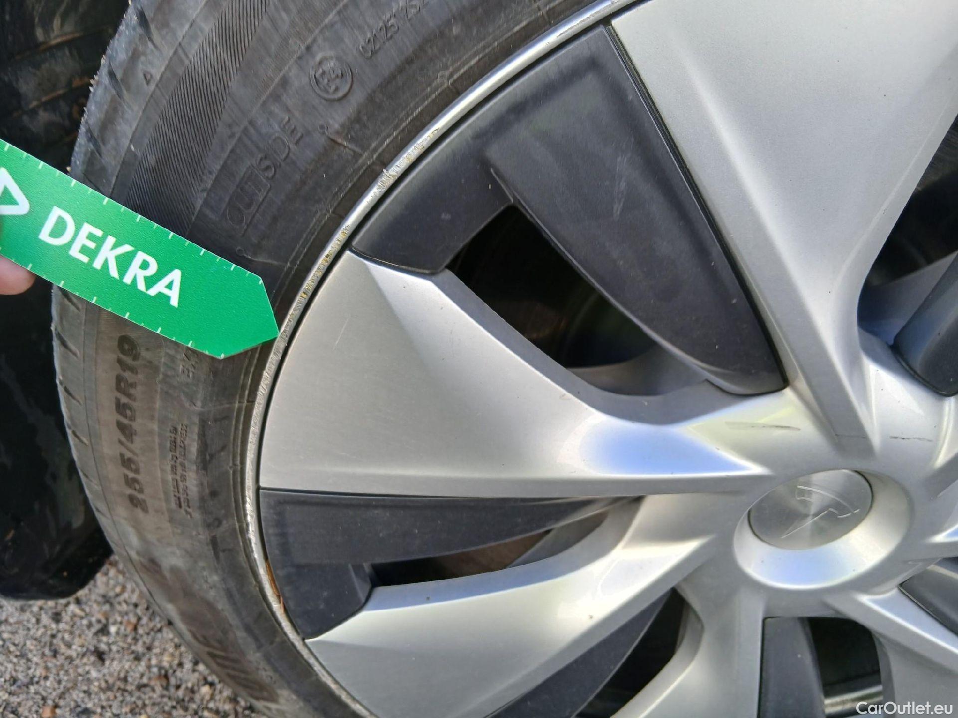  Tesla  Model Y TESLA  Gran Autonomía 4WD #4