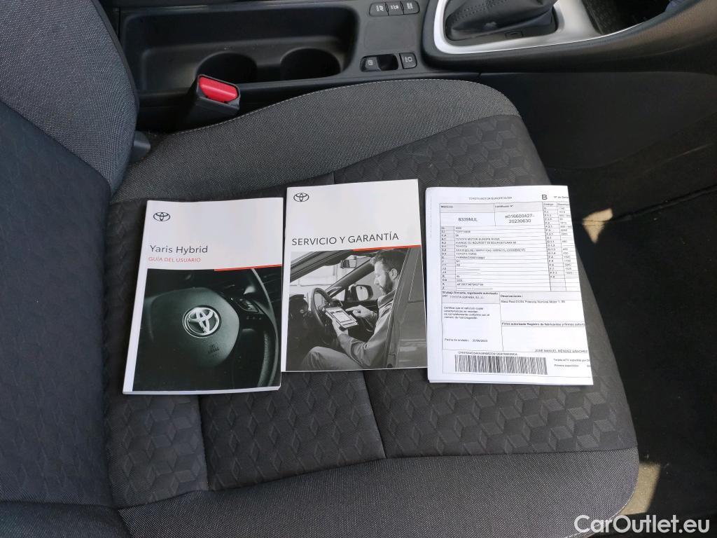  Toyota  Yaris TOYOTA  / 2020 / 5P / berlina con portón 1.5 120H Active Tech #13