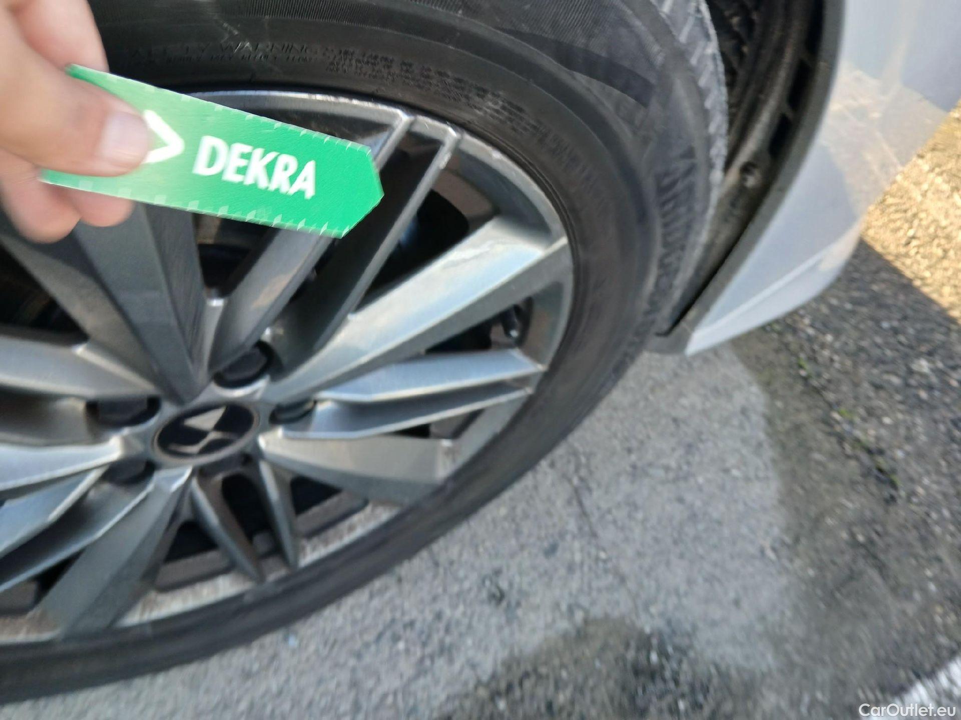  DS  DS4 DS DS 4 / 2021 / 5P / berlina con portón BlueHDi 130 auto BASTILLE + (AC) #31