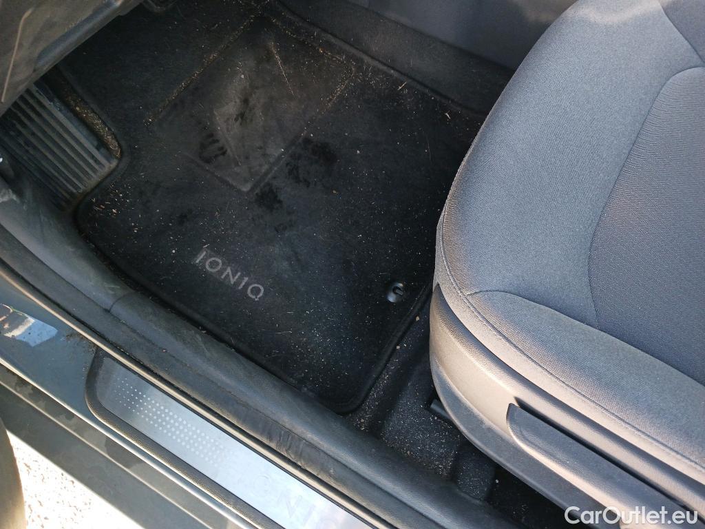  Hyundai   Ioniq HYUNDAI / 2019 / 5P / berlina con portón 1.6 GDI HEV Tecno DCT #37