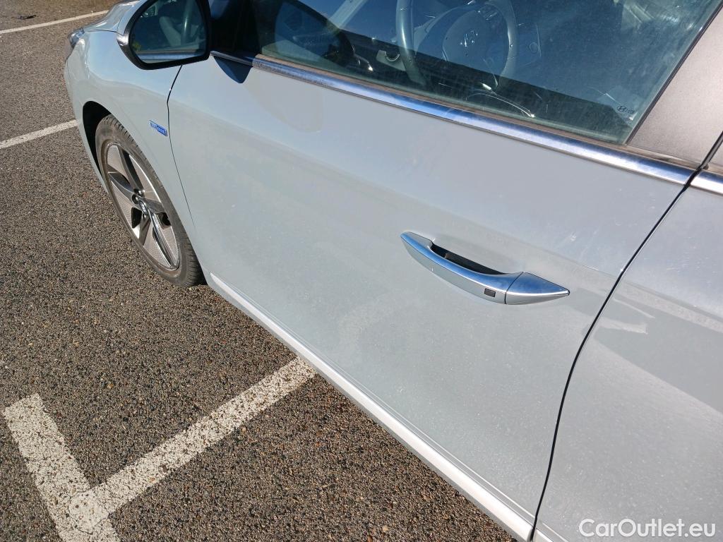  Hyundai   Ioniq HYUNDAI / 2019 / 5P / berlina con portón 1.6 GDI HEV Tecno DCT #30