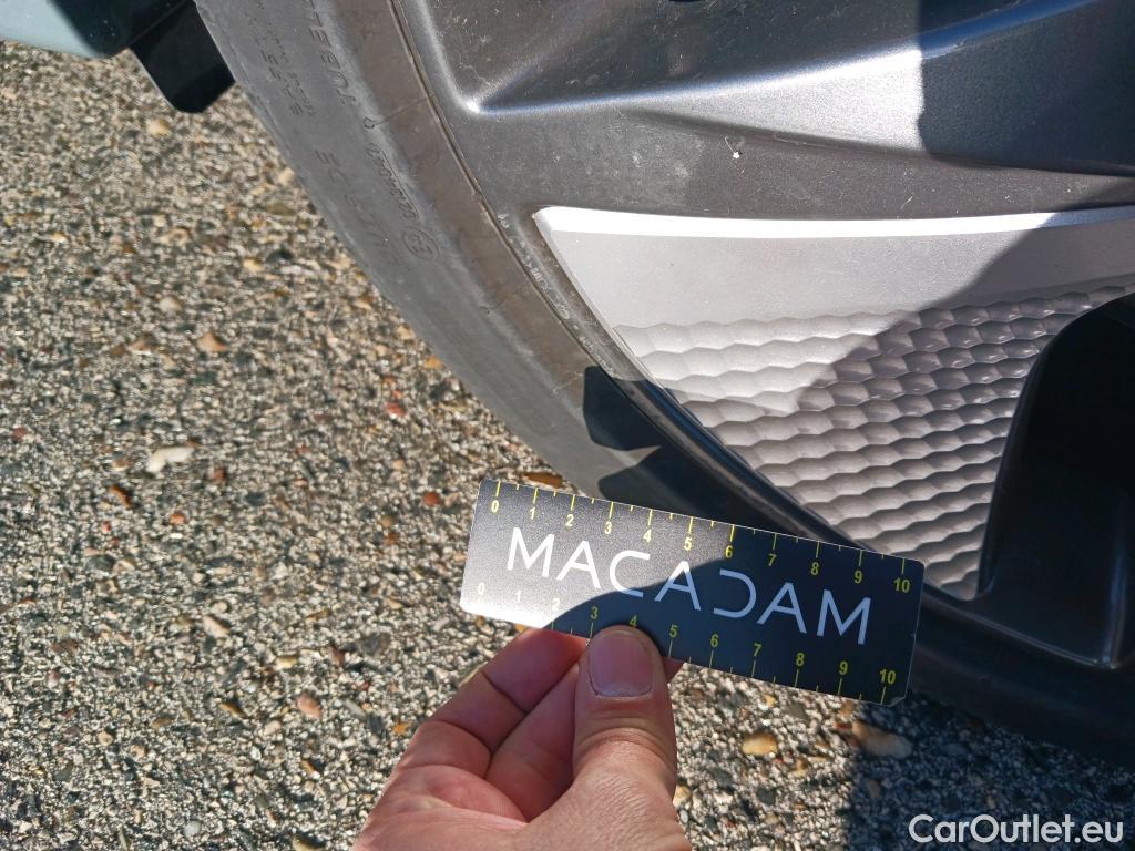  Hyundai   Ioniq HYUNDAI / 2019 / 5P / berlina con portón 1.6 GDI HEV Tecno DCT #2