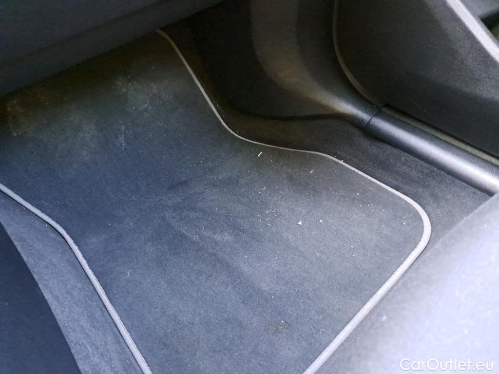  Bmw  X2 BMW  / 2017 / 5P / todoterreno sDrive18d (AC) #9