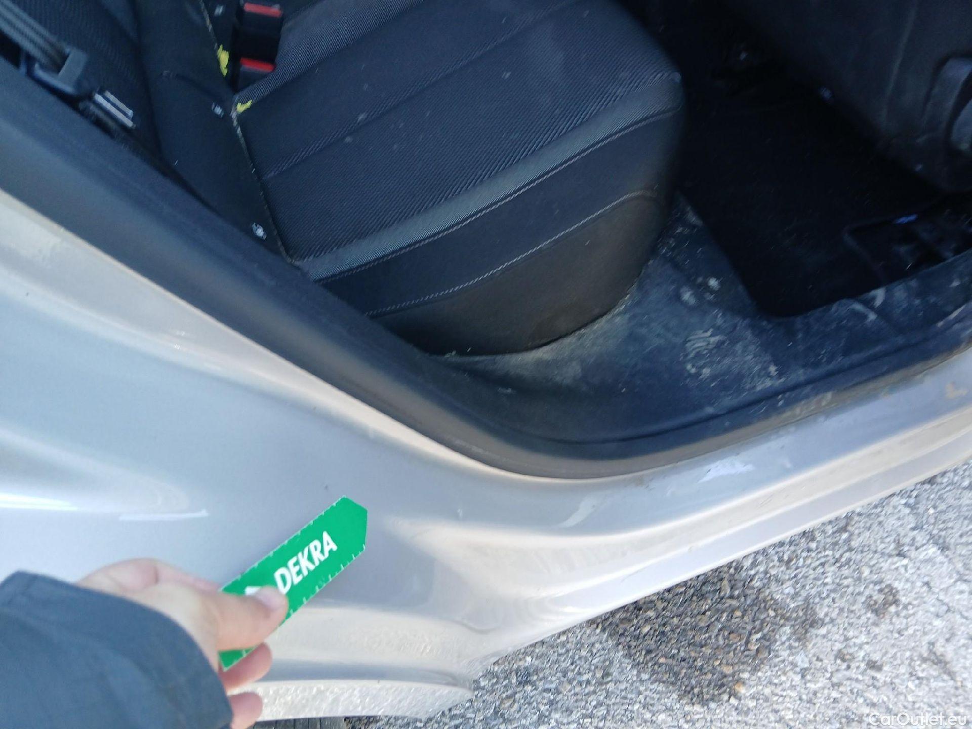  DS  DS4 DS DS 4 / 2021 / 5P / berlina con portón BlueHDi 130 auto BASTILLE + (AC) #3