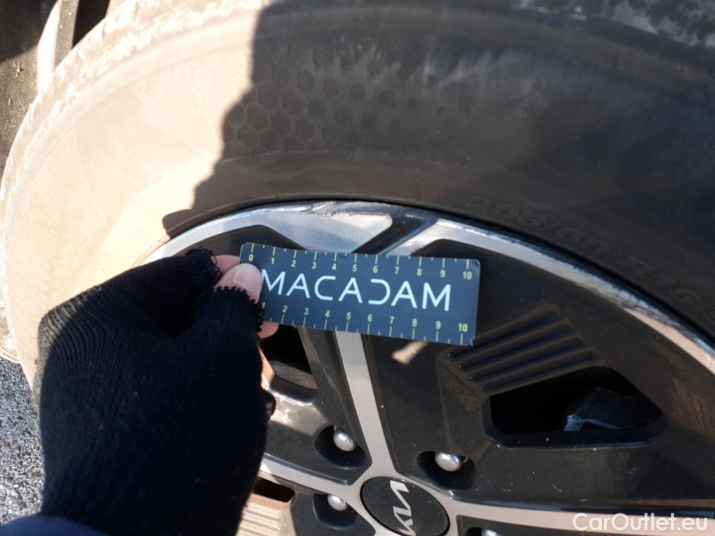  KIA  Niro KIA  / 2022 / 5P / crossover 1.6 GDi PHEV 135kW (183CV) Drive #2